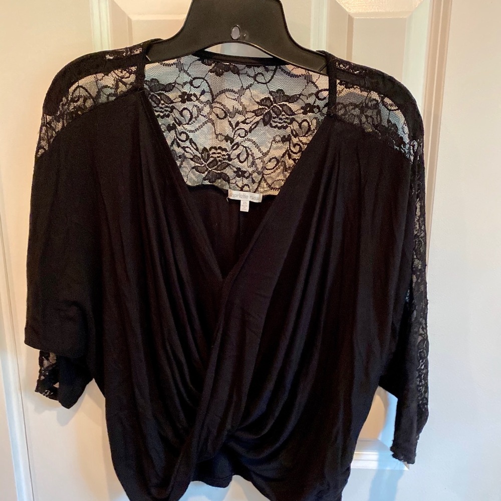 Black twist front top